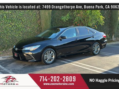 Used 2017 Toyota Camry SE w/ Moonroof Package image 12