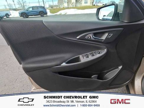 Used 2024 Chevrolet Malibu LT image 11