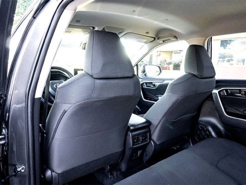 Used 2025 Toyota RAV4 LE image 28