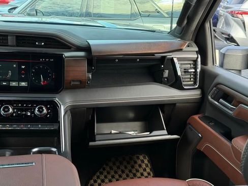 Used 2025 GMC Sierra 3500 Denali Ultimate AWD/4WD image 35