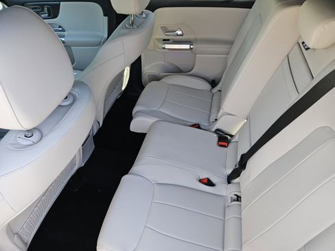 Certified 2025 Mercedes-Benz GLB 250 image 30