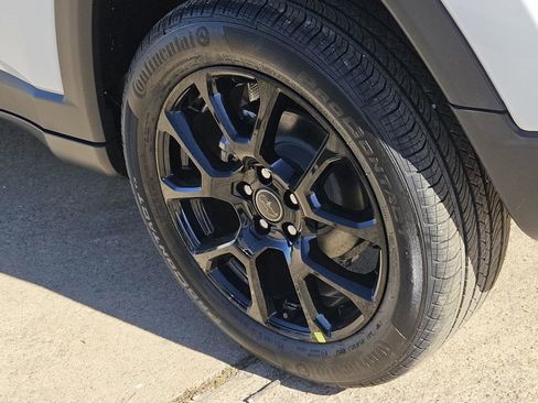 New 2026 Jeep Compass Latitude AWD/4WD image 5