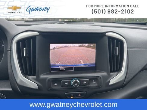Used 2024 GMC Terrain SLE image 18