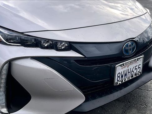 Used 2021 Toyota Prius Prime LE image 31