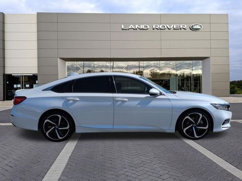 Used 2018 Honda Accord Sport image 4