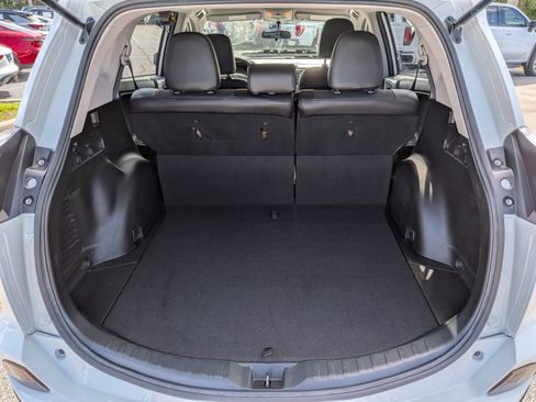 Used 2016 Toyota RAV4 LE FWD image 17