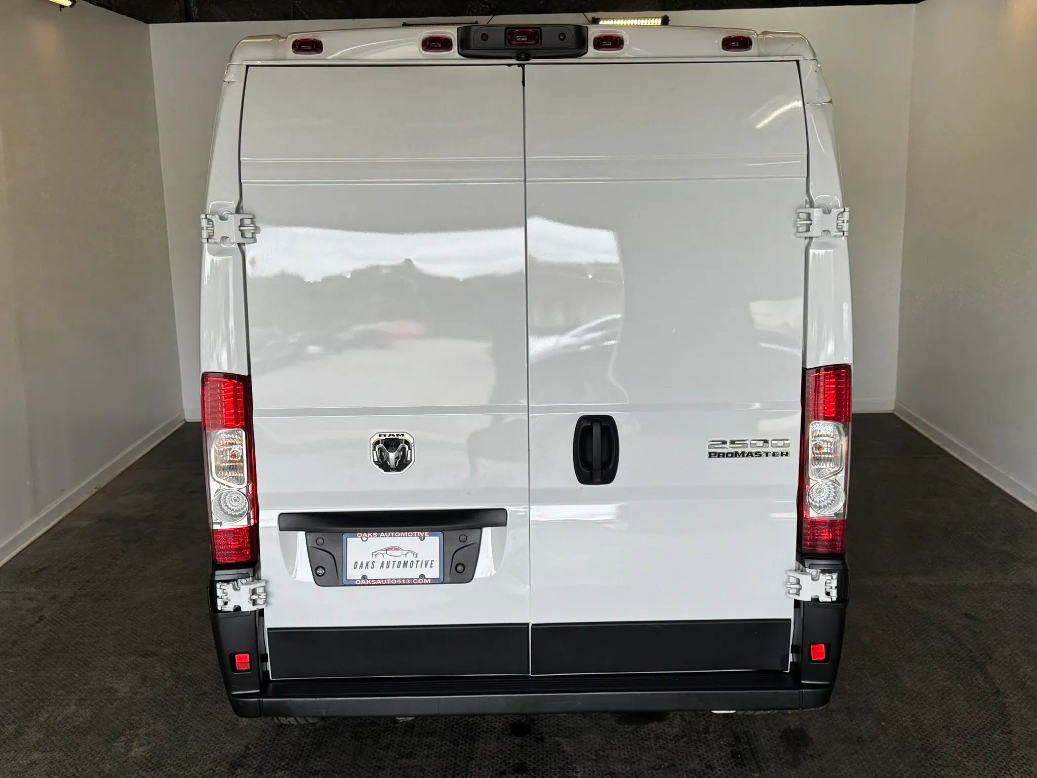 Used 2024 RAM ProMaster 2500 w/ Convenience Group FWD image 5