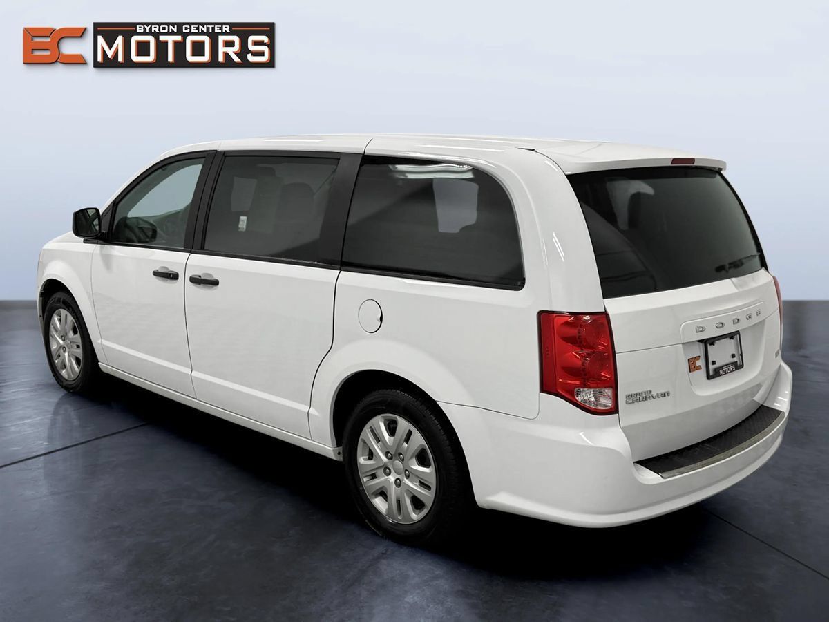 Used 2019 Dodge Grand Caravan SE FWD image 4