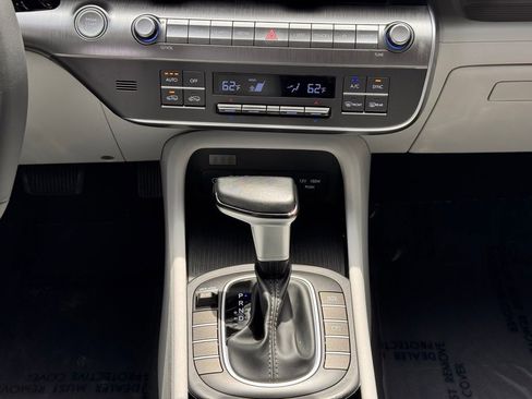 Used 2024 Hyundai Kona SEL FWD image 22