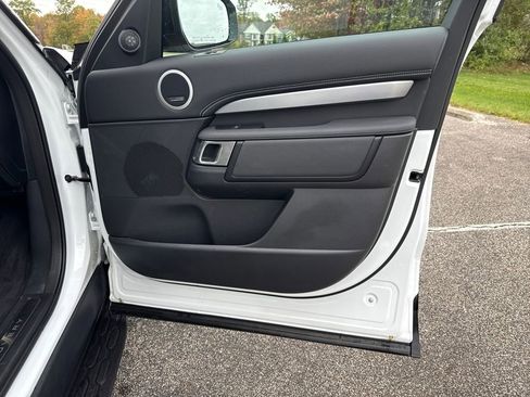 New 2025 Land Rover Discovery Dynamic SE image 15