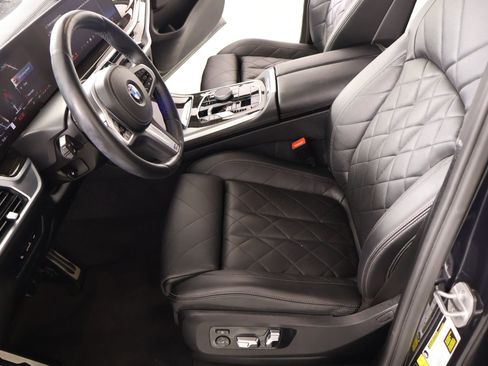 Used 2024 BMW X5 xDrive40i w/ M Sport Package image 12
