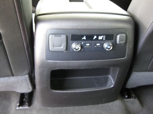 Used 2016 Chevrolet Tahoe LT RWD image 33