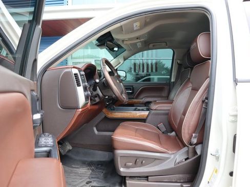Used 2014 Chevrolet Silverado 1500 High Country w/ High Country Premium Package AWD/4WD image 9