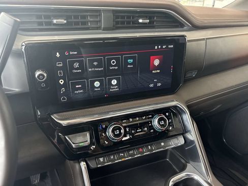 Used 2025 GMC Sierra 3500 Denali w/ Denali Reserve Package AWD/4WD image 13
