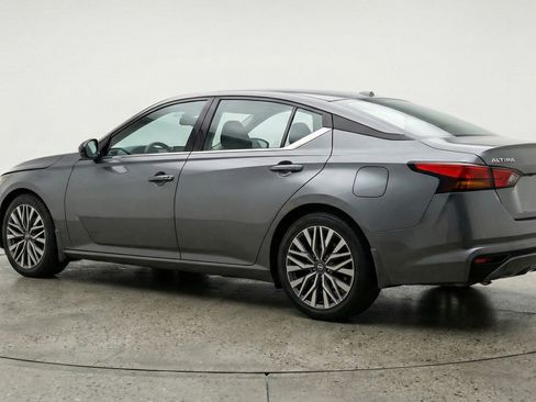 Used 2025 Nissan Altima 2.5 SV image 6