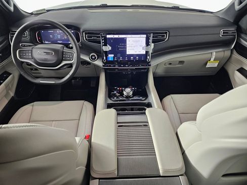 New 2026 Jeep Grand Wagoneer Limited w/ Rear Seat Video Group I AWD/4WD image 19