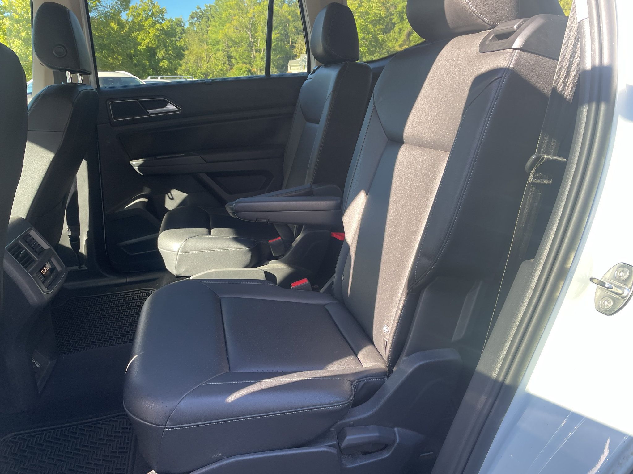 Used 2019 Volkswagen Atlas SE w/ Towing Package FWD image 11