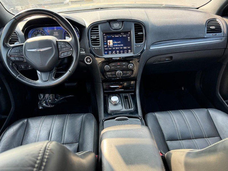Used 2020 Chrysler 300 S w/ 300S Premium Group RWD image 12