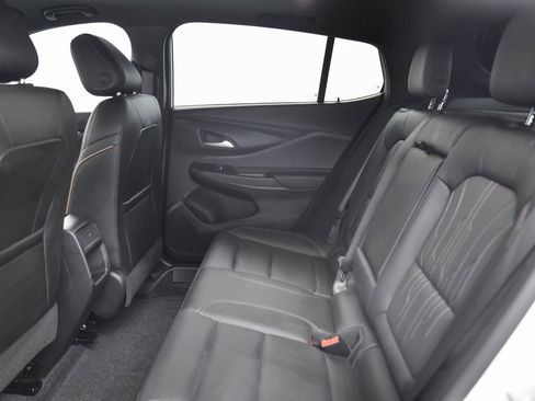 Used 2025 Buick Envista Avenir image 12