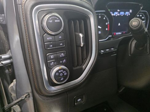 Used 2021 GMC Sierra 1500 AT4 w/ AT4 Value Package AWD/4WD image 17