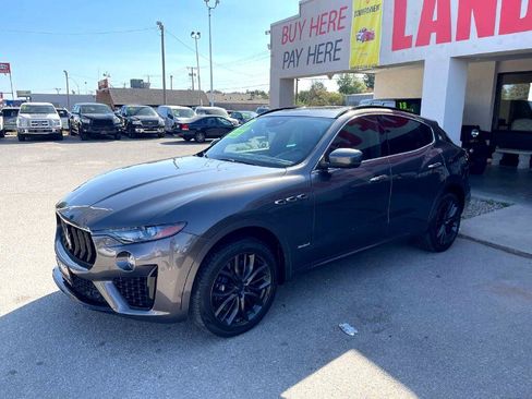 Used 2019 Maserati Levante S GranSport image 4