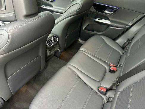 Used 2025 Mercedes-Benz GLC 300 image 14