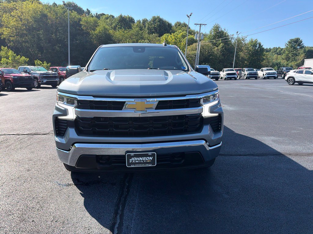 Used 2023 Chevrolet Silverado 1500 LT AWD/4WD image 3