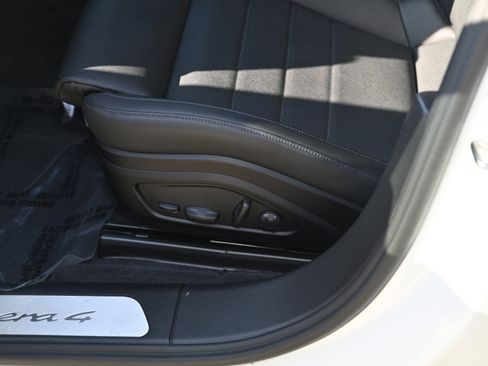 Used 2024 Porsche Panamera 4 image 17