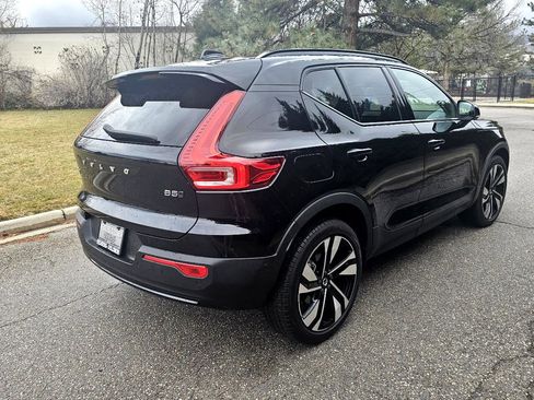 Used 2023 Volvo XC40 B5 Ultimate w/ Climate Package image 6