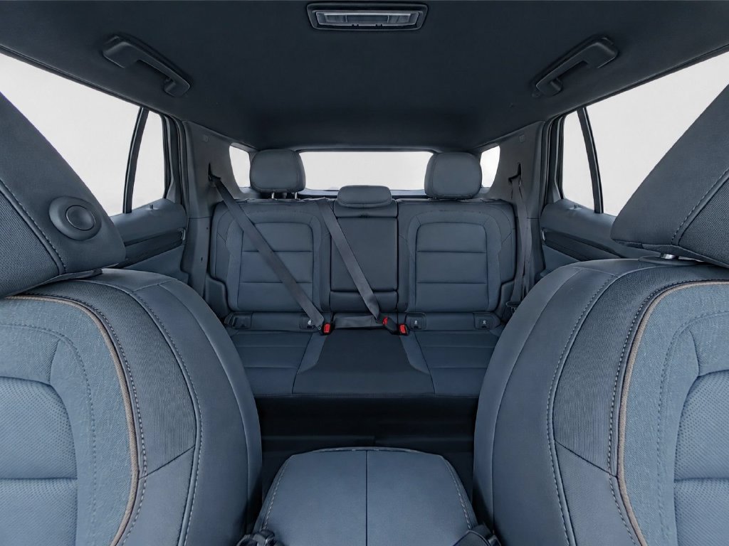 New 2027 GMC Terrain AT4 w/ Convenience Package III AWD/4WD image 17
