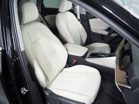 Used 2025 Audi Q5 2.0T Premium Plus AWD/4WD image 2