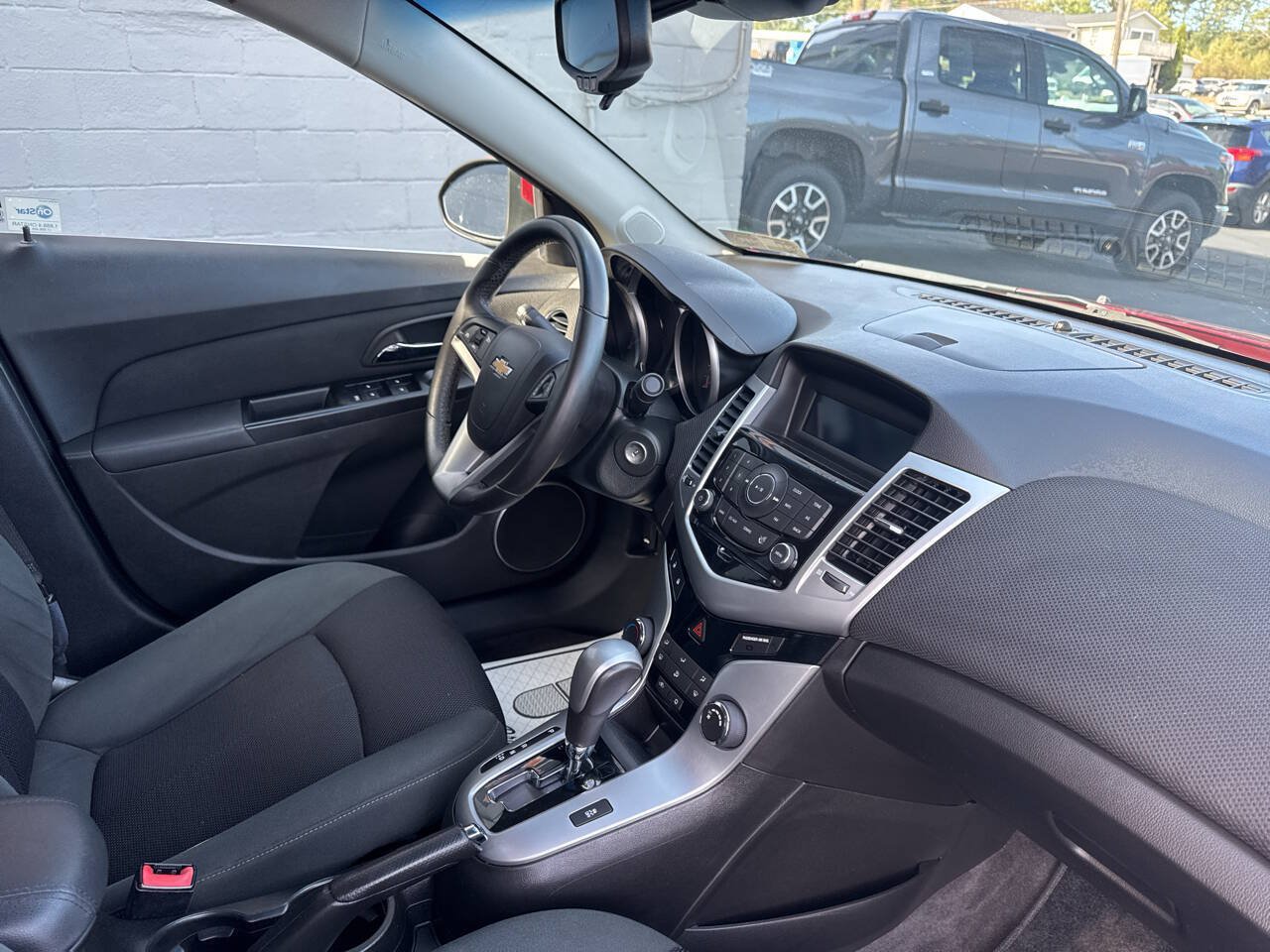 Used 2011 Chevrolet Cruze LT FWD image 25