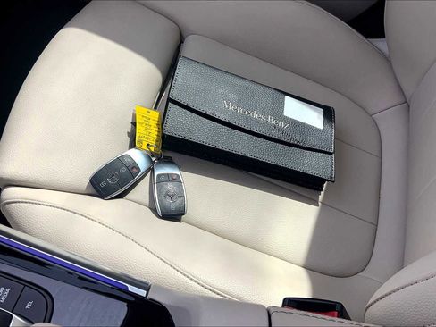 Used 2021 Mercedes-Benz GLA 250 w/ Premium Package image 14