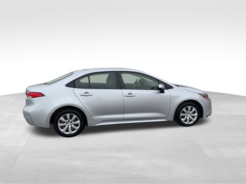 Used 2020 Toyota Corolla LE FWD image 5