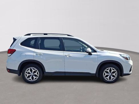 Used 2021 Subaru Forester Premium AWD/4WD image 4