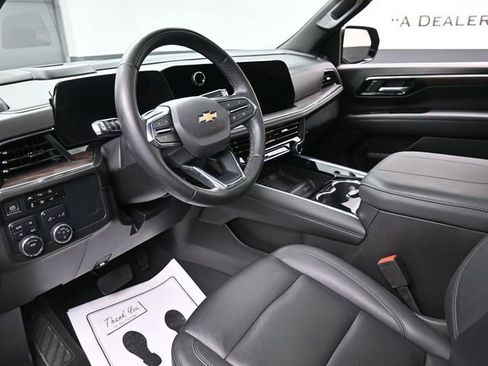 Used 2025 Chevrolet Suburban LT w/ Comfort Package image 18
