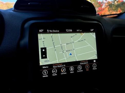 Used 2019 Jeep Renegade Latitude w/ UConnect 8.4 Nav Group image 44