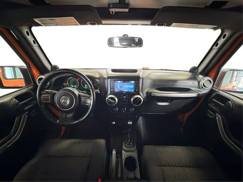 Used 2012 Jeep Wrangler Unlimited Sahara AWD/4WD image 26