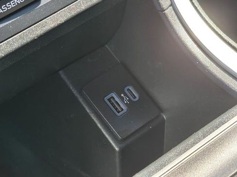 Used 2024 Ford Edge SEL image 29