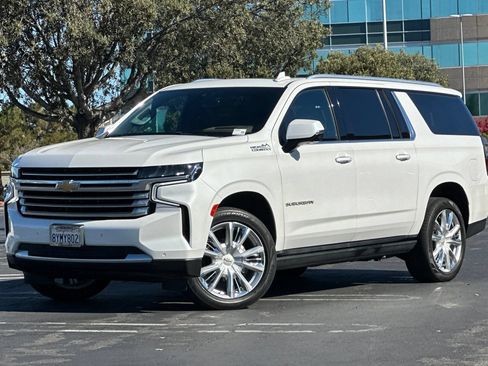 Used 2021 Chevrolet Suburban High Country w/ Premium Package AWD/4WD image 8