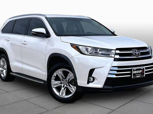Used 2019 Toyota Highlander Limited FWD image 3