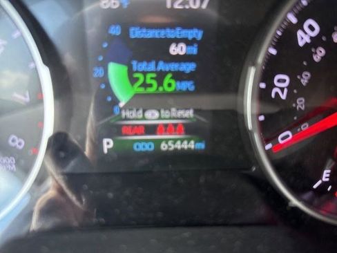 Used 2021 Toyota RAV4 XLE Premium FWD image 10