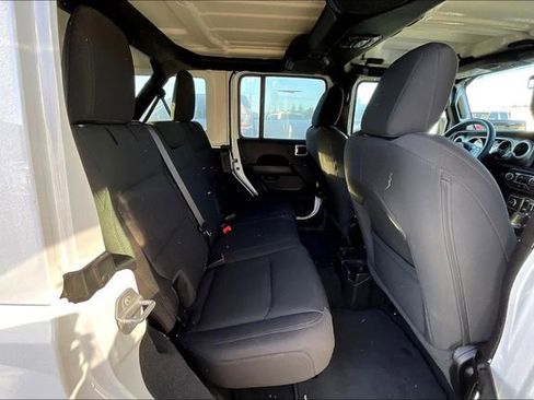 Used 2023 Jeep Wrangler Sahara image 23