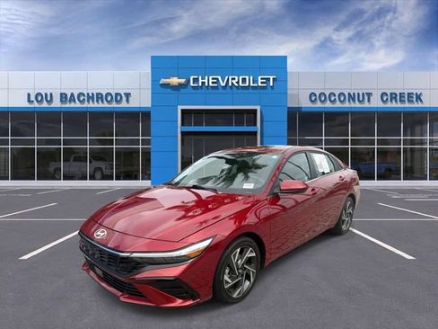Used 2025 Hyundai Elantra SEL FWD image 4