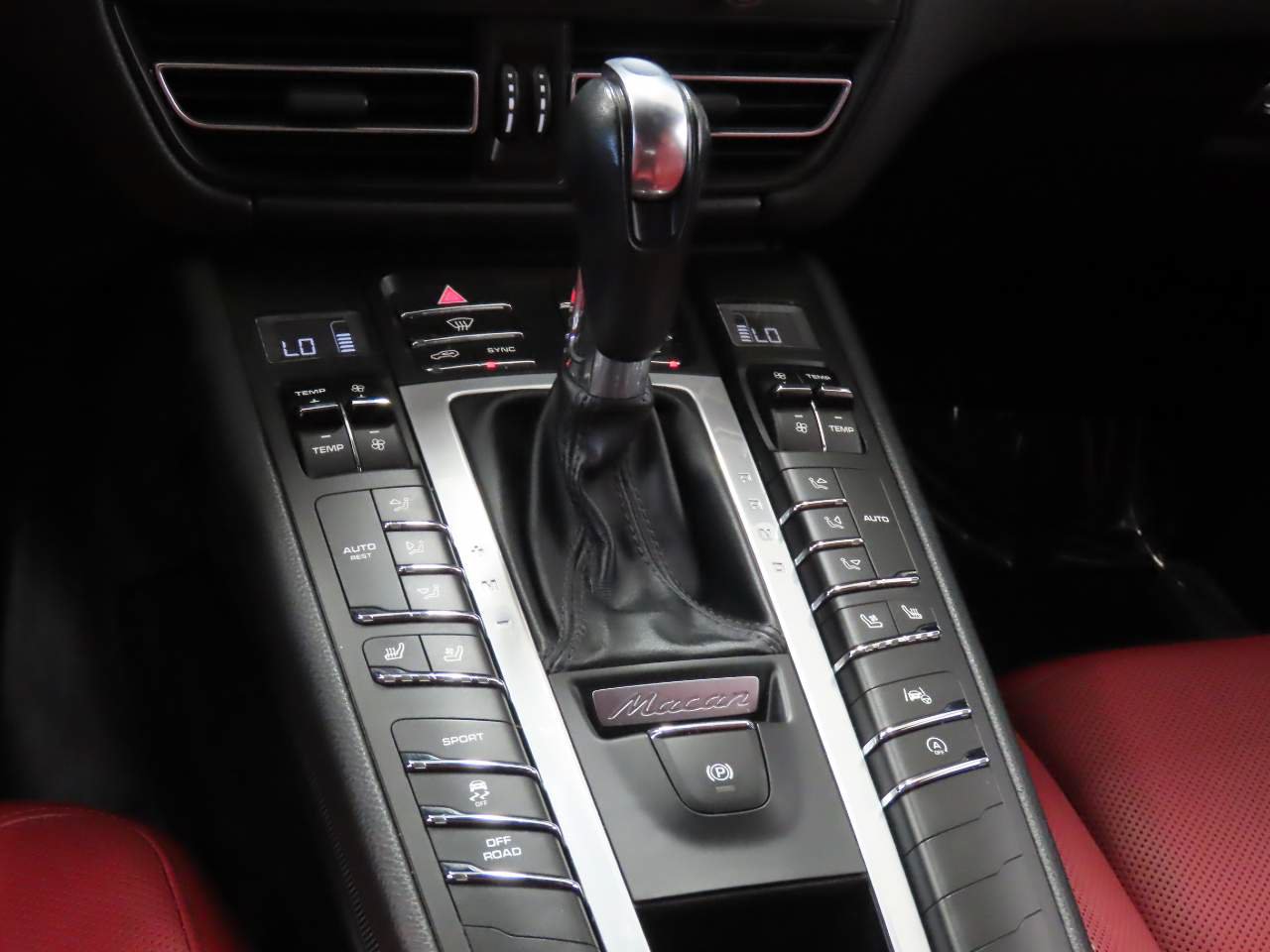 Used 2021 Porsche Macan S AWD/4WD image 12