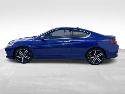 Used 2017 Honda Accord Touring image 8