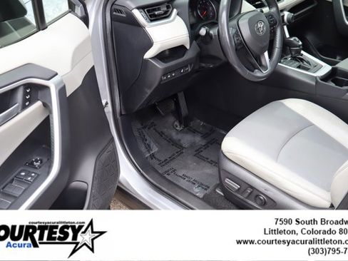 Used 2020 Toyota RAV4 XLE Premium AWD/4WD image 18