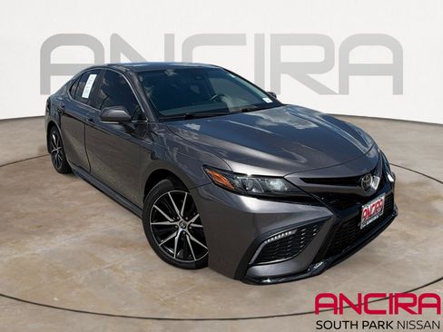 Used 2023 Toyota Camry SE FWD image 1
