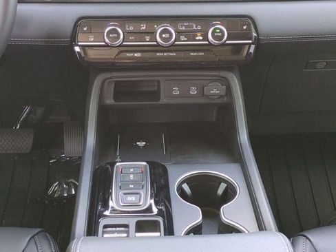 New 2026 Honda Pilot Touring image 17