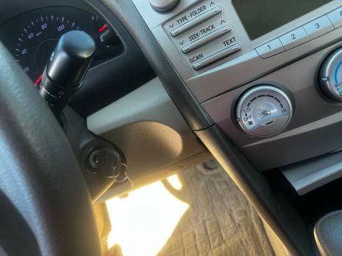 Used 2010 Toyota Camry SE image 15